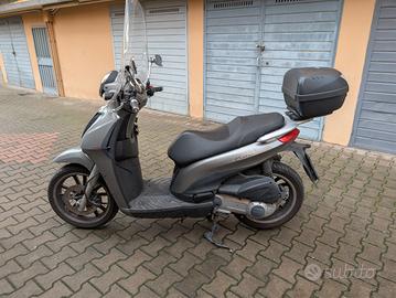 PIAGGIO CARNABY CRUISER 300 i.e. 