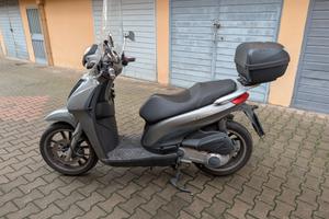 PIAGGIO CARNABY CRUISER 300 i.e. 