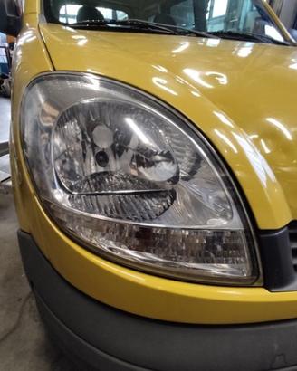 Proiettore destro RENAULT KANGOO del 2005