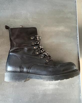 Anfibi/ Boots domna pelle nero