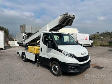 IVECO DAILY 35S14 SCALA MOBILE BOCKER 33,5m