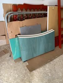Letto singolo celeste e bianco