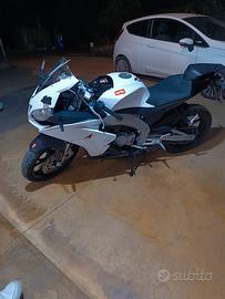 moto Aprilia rs4 50cc a 2200