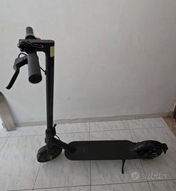Monopattino elettrico Xiaomi Mi Electric scooter