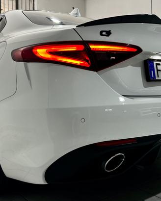 Alfa Romeo Giulia 2.2 Turbodiesel 210 CV AT8 AWD Q