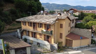 Casa indipendente di 145 m² con più di 5 locali a 