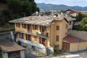 Casa indipendente di 145 m² con più di 5 locali a 