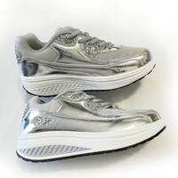 Scarpe sportive argentate (calzano come un 35)