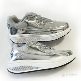 Scarpe sportive argentate (calzano come un 35)