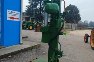 spacca legna per trattore agricolo