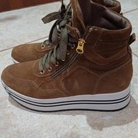 Nero giardini sneachers alte da donna in camoscio