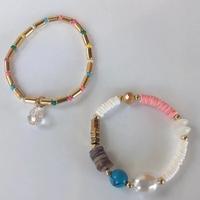 Due bracciali colorati