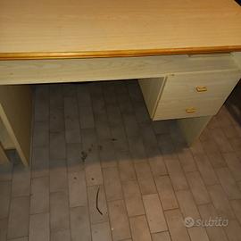 scrivania 