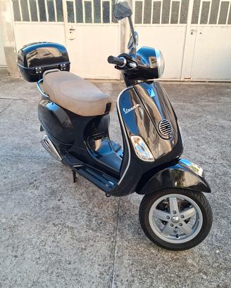 Piaggio Vespa LX 150 ie  Anno 2011 Colore Nero