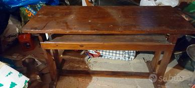 Vecchio banco di scuola