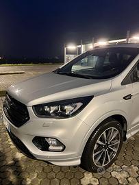 Ford Kuga 1.5 TDCi 120 CV ST-Line Tetto Panoramico