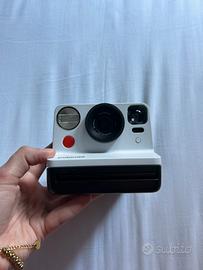 Polaroid Now Instant Camera + Color i-Type Film