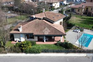 VILLA SINGOLA A PORTO MANTOVANO