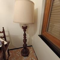 Lampada da terra con paralume