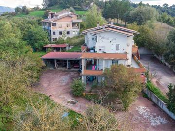 Villa di 493 m² con più di 5 locali e box auto dop