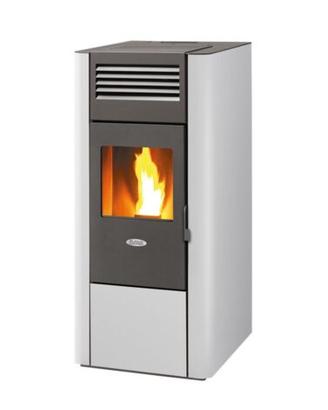 Stufa a pellet con ventilazione frontale 14w