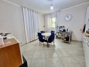 Casa indipendente di 95 m² con 4 locali e box auto