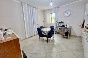 Casa indipendente di 95 m² con 4 locali e box auto