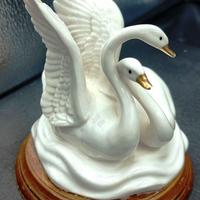 Statuetta vintage porcellana "Fedeltà del cigno"