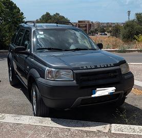 Land Rover 2002
