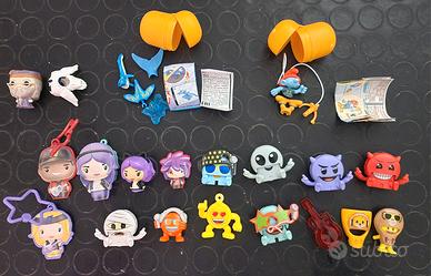 Lotto sorpresine Kinder funko, smile, puffi, avata