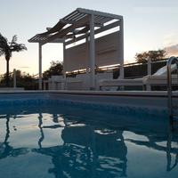 Piscina fuori terra su Area relax elevata