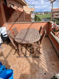 tavolo in legno da giardino 