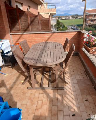 tavolo in legno da giardino 