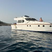 Imbarcazione a motore Versilcraft Silicon