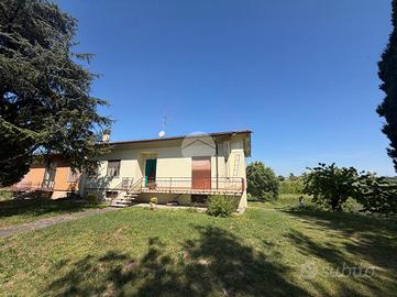 PORZIONE DI BIFAMILIARE A VALEGGIO SUL MINCIO