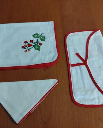 set 3 pezzi tovaglietta bianca e rossa 