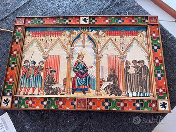 stile medievale – scena di corte, cornice decorata