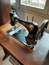 Macchina da cucire antica Singer