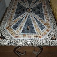 Tavolino da tè i marmo mosaicato
