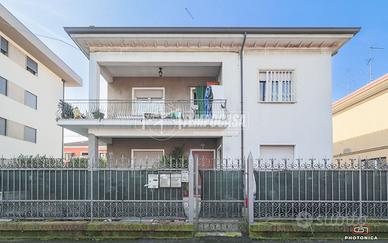 QUADRILOCALE IN ZONA CENTRALISSIMA