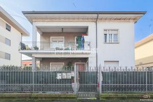 QUADRILOCALE IN ZONA CENTRALISSIMA