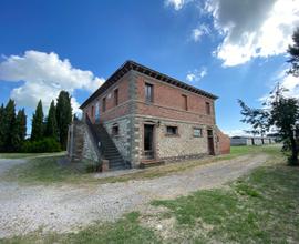 Casale vista lago con terreno ed annessi