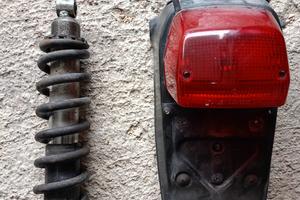 mono ammortizzatore e parafango fanale 