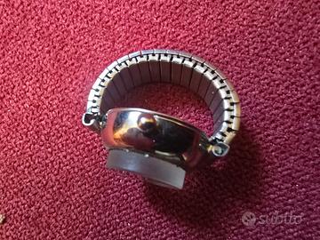 Anello orologio con cinturino elastico