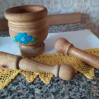 MORTAIO E DUE PESTELLI IN LEGNO