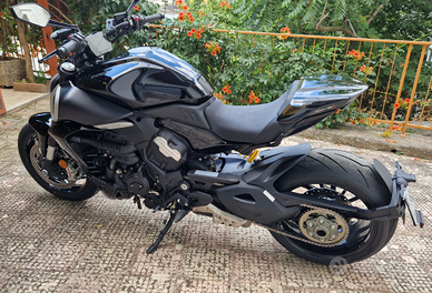 Ducati Diavel V4