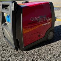 Generatore  Honda EU30i Inverter.
