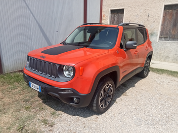 Jeep Renegade 4x4 trailhawk arancione