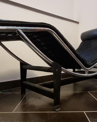 Chaise Longue nera usata  in cavallino + cuscino