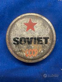 Spilla Soviet CCCP con contenitore in latta